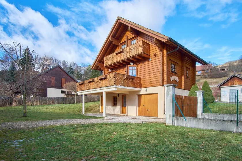 Chalet \"Le Serac\" avec vue sur les montagnes, terrasse privée et Wi-Fi - Image 1