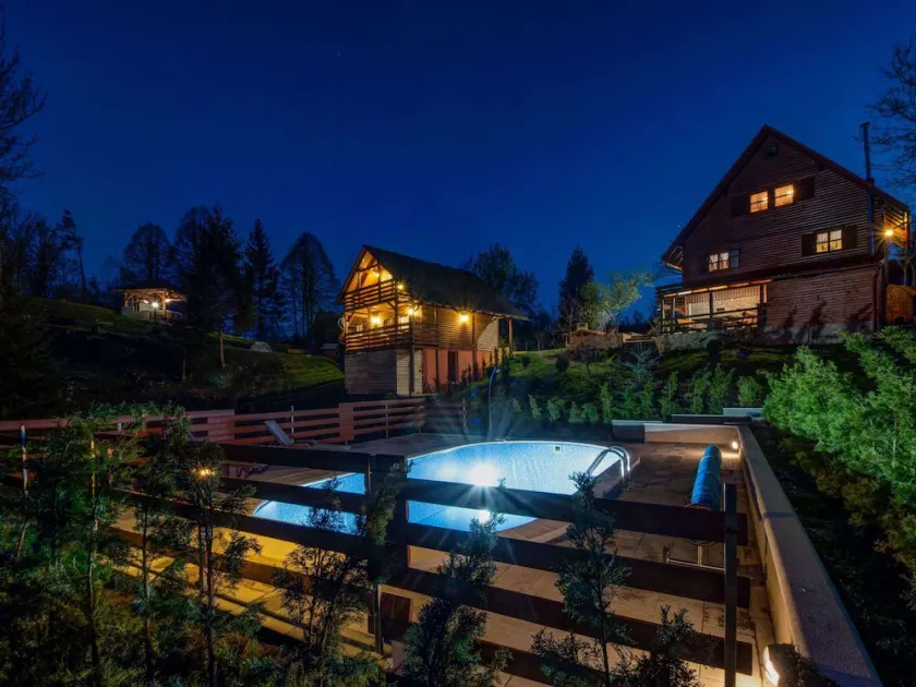 Adorable Home With Pool & Hot Tub Surrounded by Beautiful Nature - Image 1