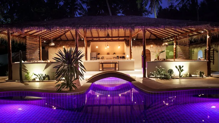 Baan Bai Mai, 2 Villen, 8 Schlafzimmer - Image 1