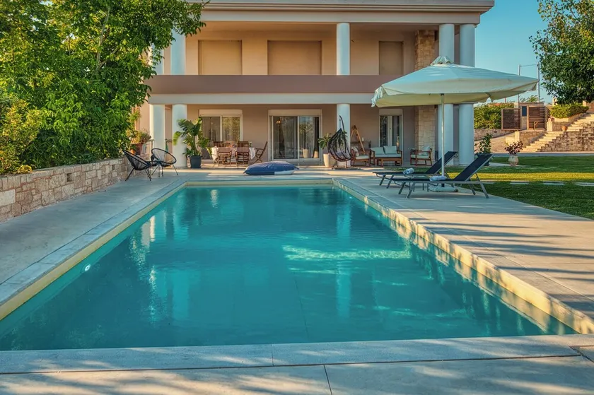 Blue Sky Villa in Crete - Image 1
