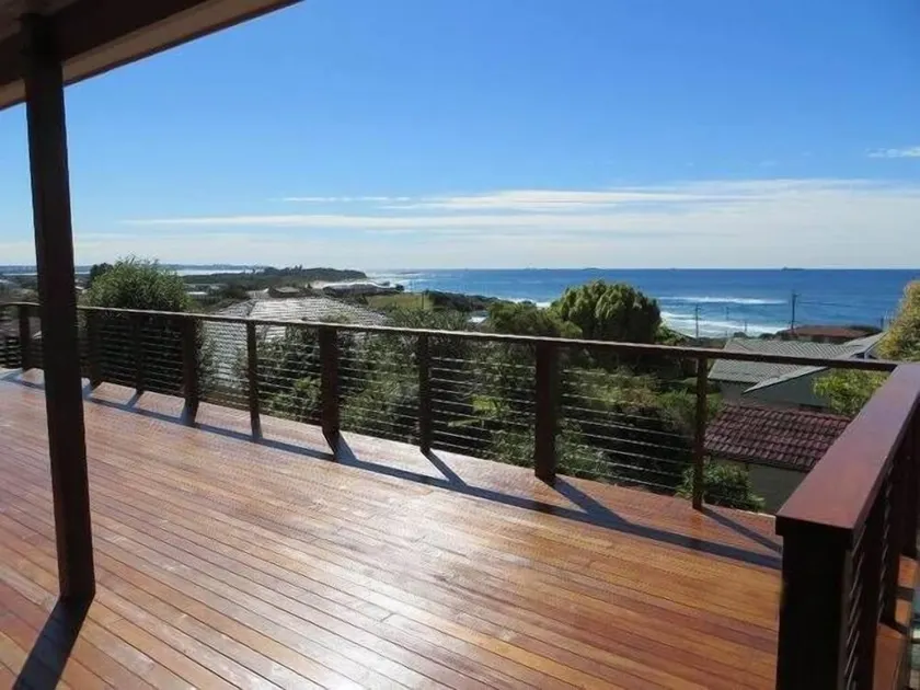 Big views, walk beach, whale watching, easy drive from Sydney, family friendly - Image 1