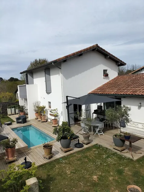 House with swimming pool near Bayonne - 10 minutes from the ocean - Image 1