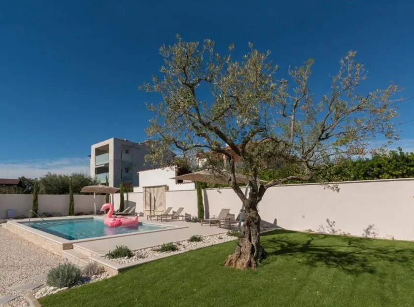 Villa Roza - Image 1