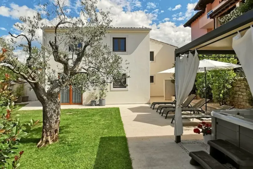 Traumhaftes Ferienhaus mit Whirlpool in Bale - Image 1
