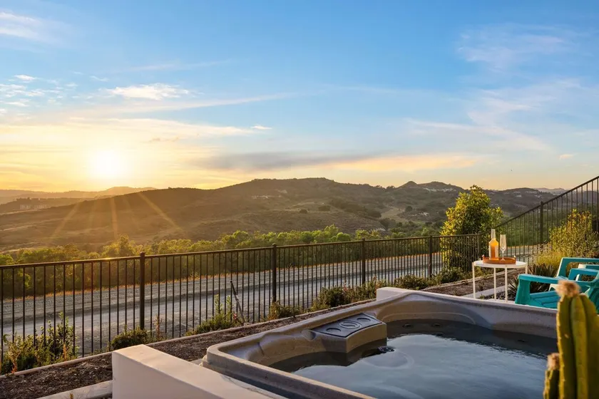 #Marbella Lane - Curated 5BR in Upscale RMV Haven - Image 1