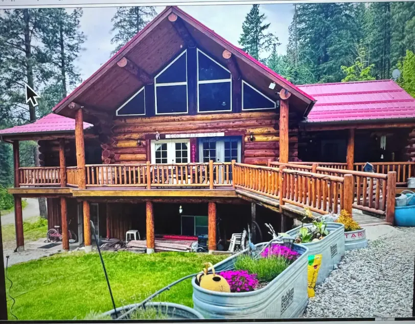 Custom Log Home -Außerhalb der Feuerstelle, der Wanderwege und des Baches - Image 1