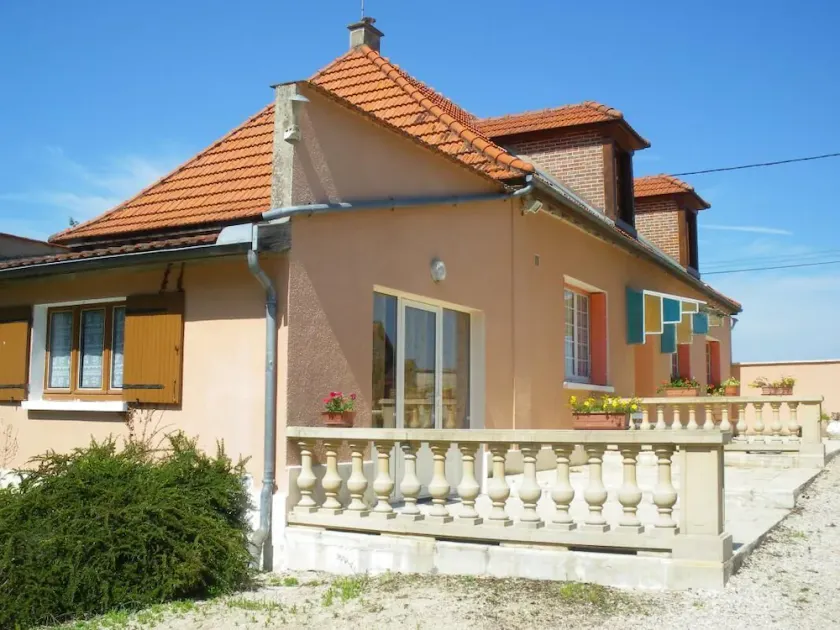 Gite Saint-Remy-sous-Barbuise, 4 pieces, 6 personnes - FR-1-543-49 - Image 1