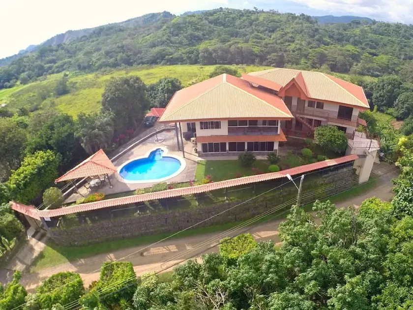 Villa no topo da colina com piscina com vista para Jaco - Image 1