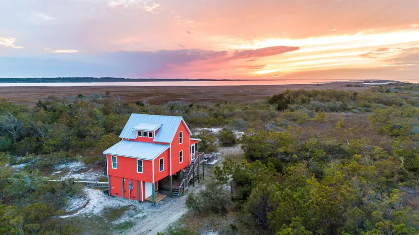 Cedar Island Coastal Cottage - Image 1