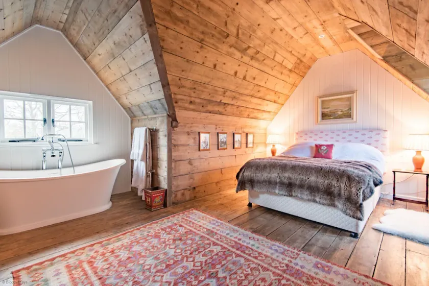 Bushes Oast by Bloom Stays - Oast house sleeping 5 guests  in 2 bedrooms - Image 1