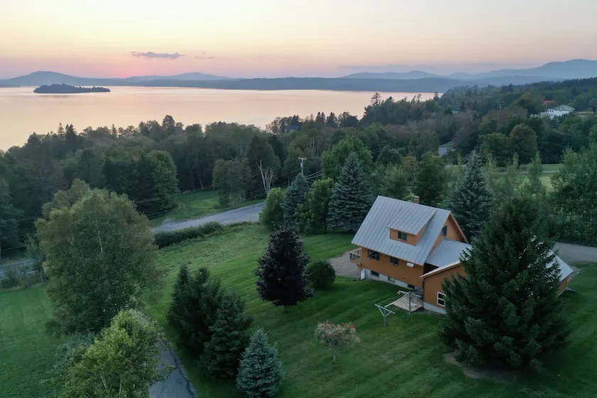 Genießen Sie einen spektakulären Blick auf Rangeley See - Image 1