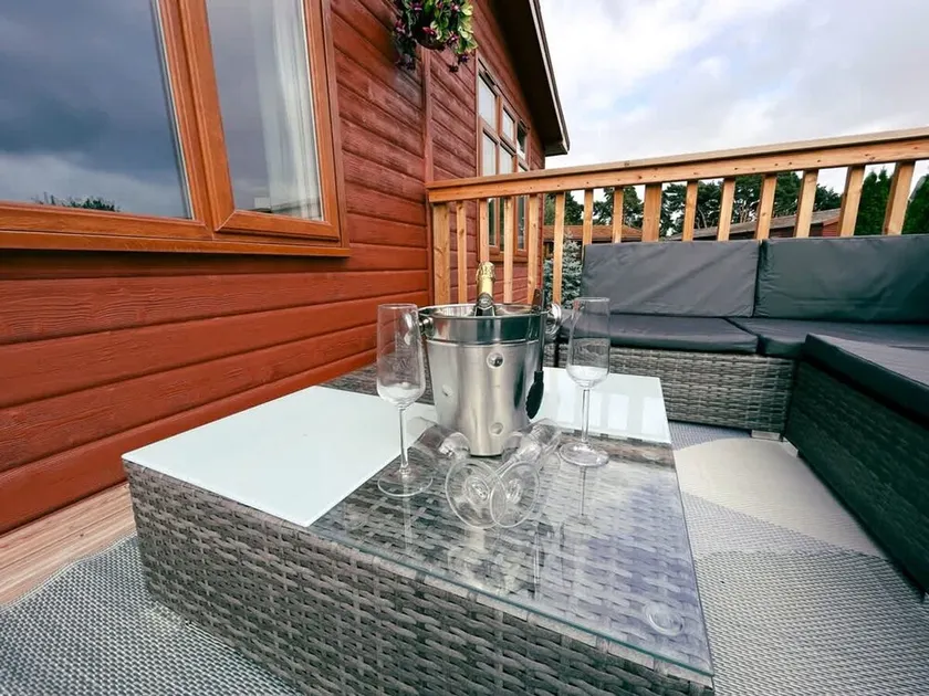 3 Bedroom lodge with hot tub - Image 1