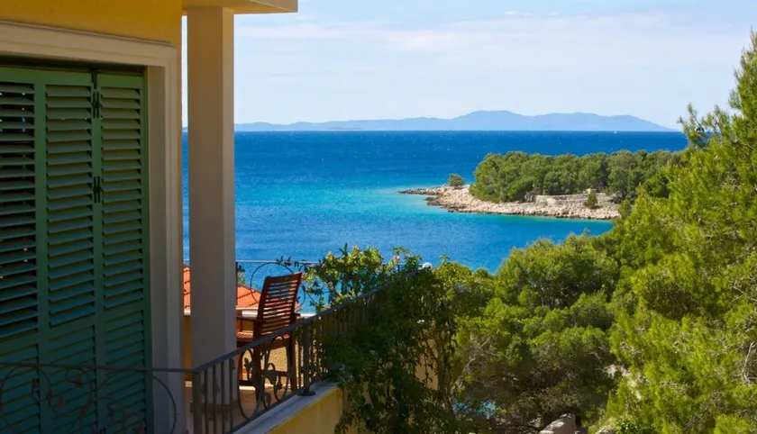 Seaside Beach House | Fantastisk utsikt | Avskild vik | Privat simning Plattform - Image 1
