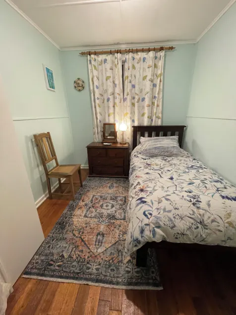 A cosy garden cottage, just 400m to the surf beach. - Image 1