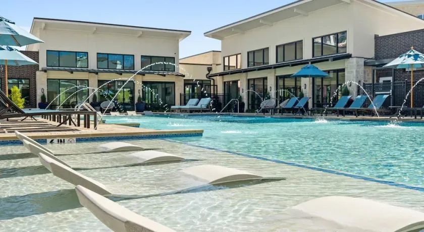 Landing Furnished Apartments - Garland - Image 1