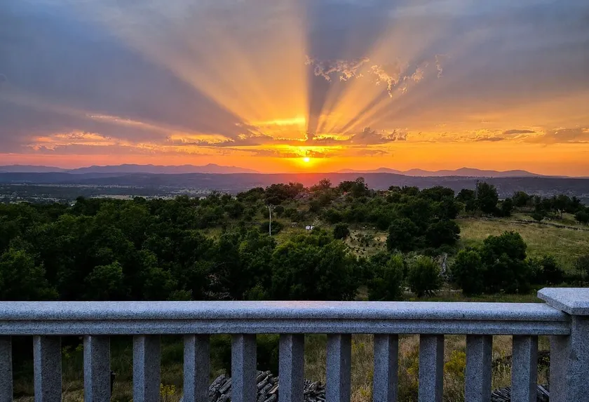 Panoramic Terrace, Sunsets, Nature and Stargazing in the Sierra de Béjar - Image 1