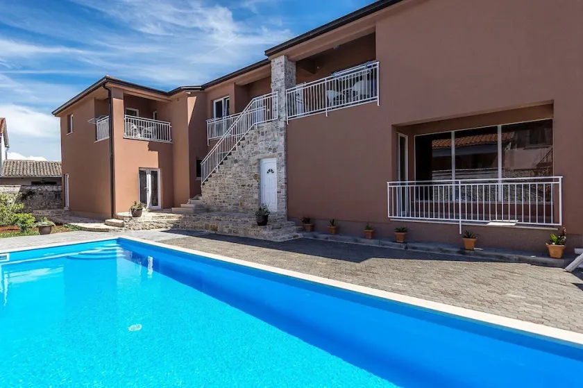 Lejlighedskompleks Valtrazza med fælles pool / 1-værelses moderne lejlighed Noa I i Villa Valtrazza - Image 1