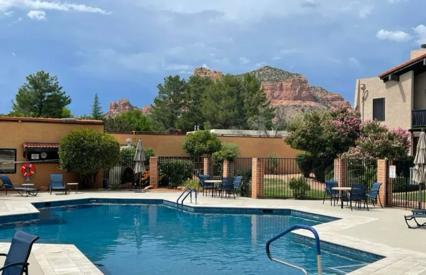Red Rock Sanctuary - Rest, Recharge, Reset - Image 1