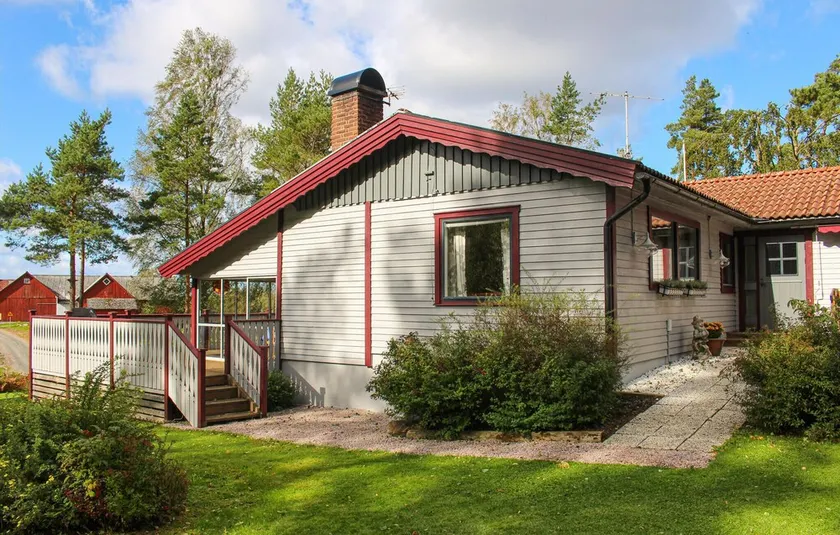 Amazing home in öxabäck - Image 1