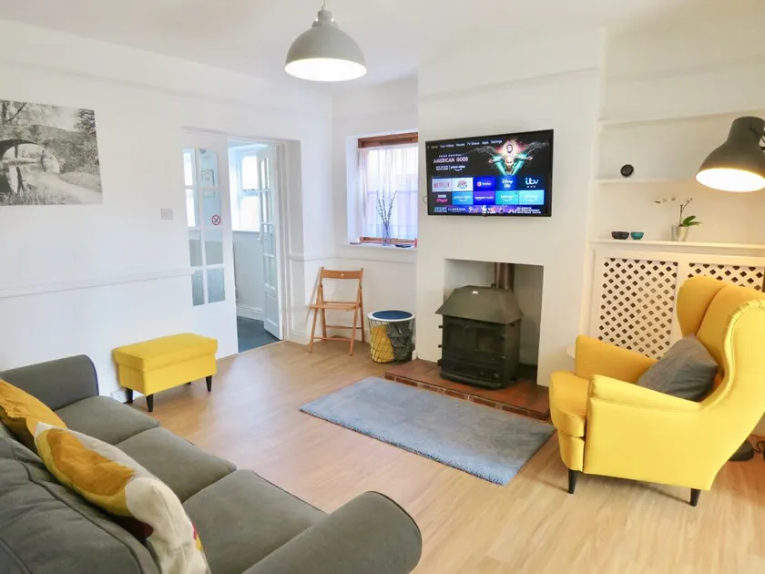 Luxury 3-bed Edwardian Town House in the Cotswolds - VERIFIED KEY WORKERS ONLY - Image 1