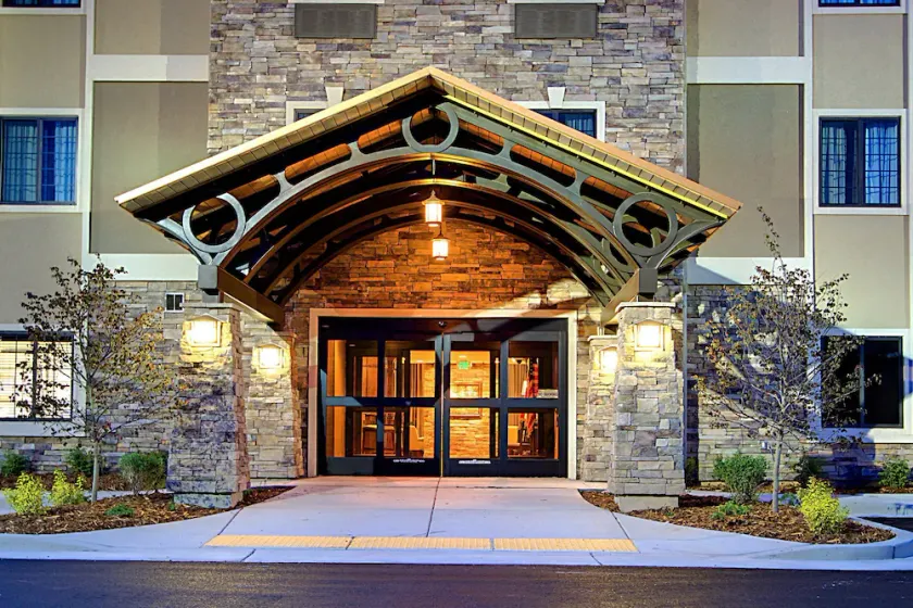 Free Breakfast Buffet. Pool, Hot Tub & Waterslide. Perfect Family Vacation! - Image 1
