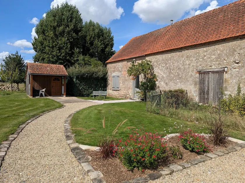 Gîte cosy avec jardin privatif à 1,5 km de la Loire, proche de Sully et St-Benoît - Image 1
