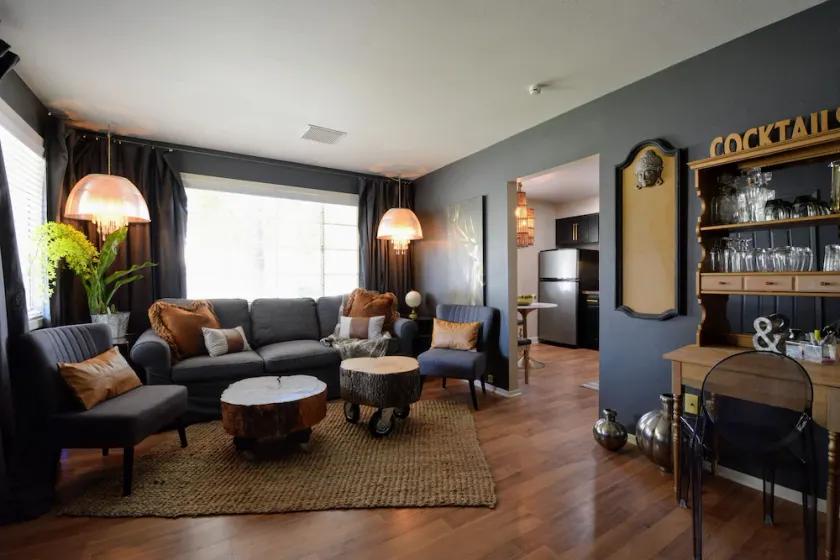 Boho Chic Designer Space Minutes to the Biltmore - Image 1