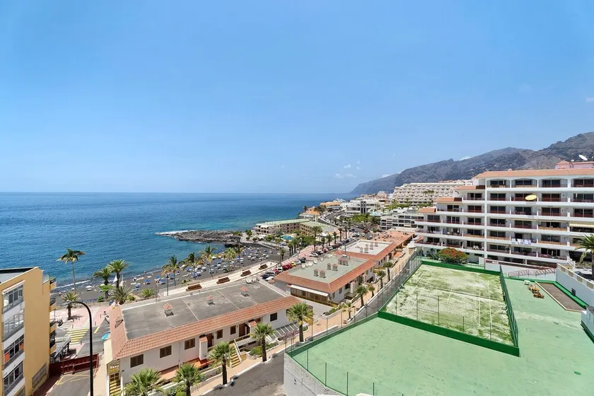Appartement 'Bonito Arenas Negras' avec vue sur mer, balcon, piscine partagée et Wi-Fi - Image 1