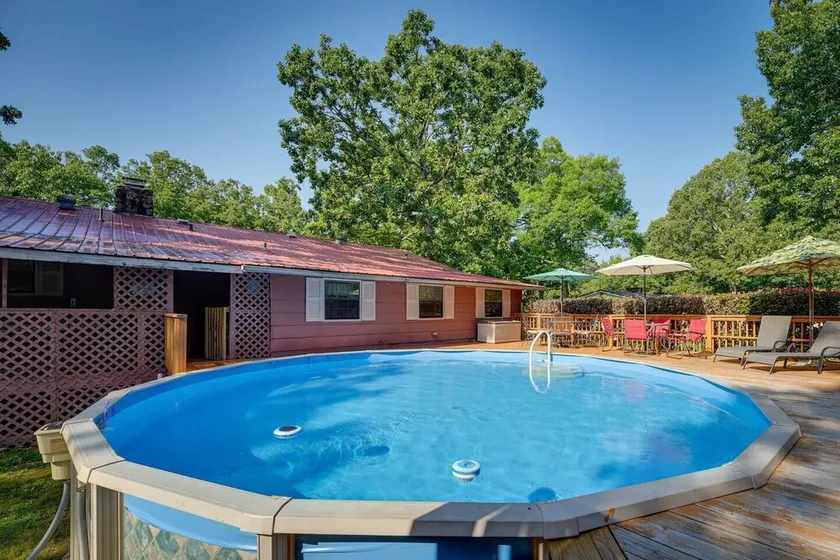 Sleeps 12 + Bull Shoals + Pool + Boat Parking + Branson + Scenic Drive - Image 1