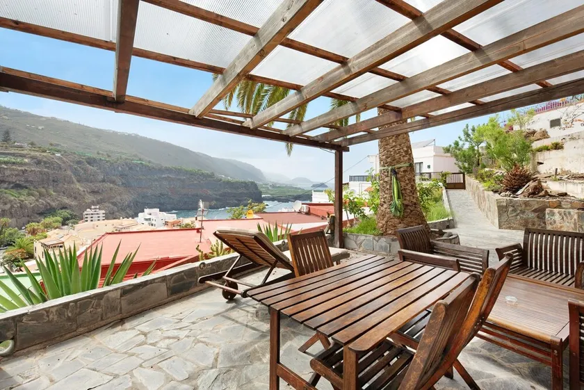 Apartament Ana with Mountain View, Sea View, Wi-Fi & Terrace - Image 1