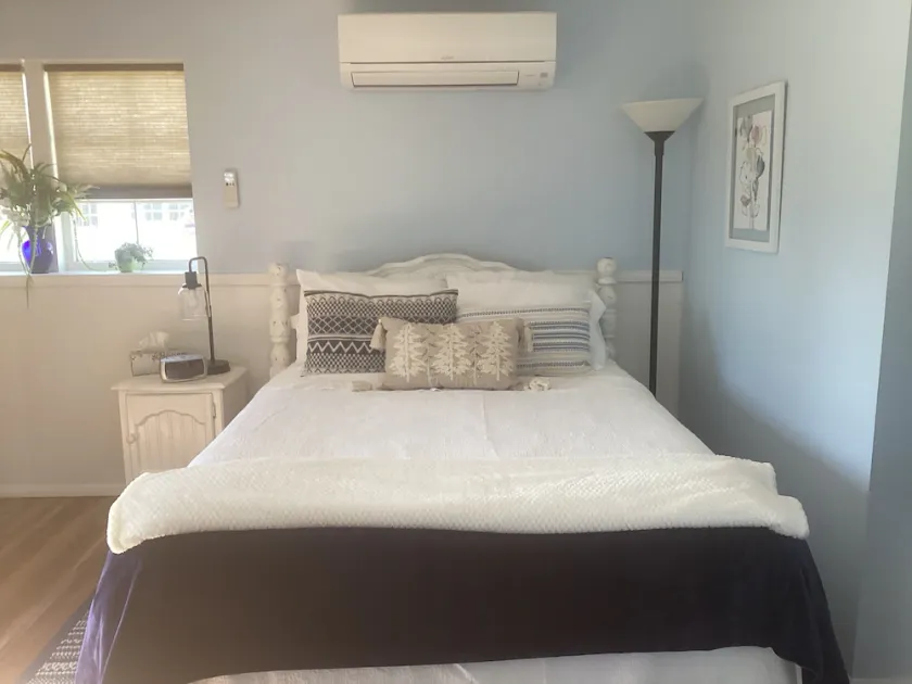 Close to Oxford and Miami U. Pet friendly-limit 2. Country setting. - Image 1