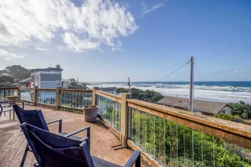 Ruhiges Depoe Bay Oceanview Blockhaus, drei Schlafzimmer mit Kingsize-Bett, Spiele und Feuerstelle! - Image 1
