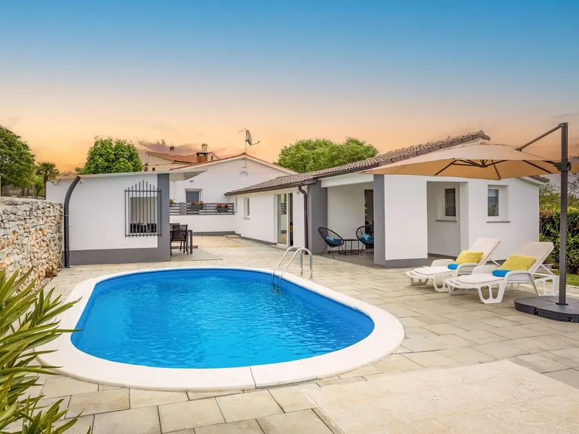Skøn  feriebolig for 6 gæster med klimaanlæg, WIFI, privat pool, TV og terrasse - Image 1