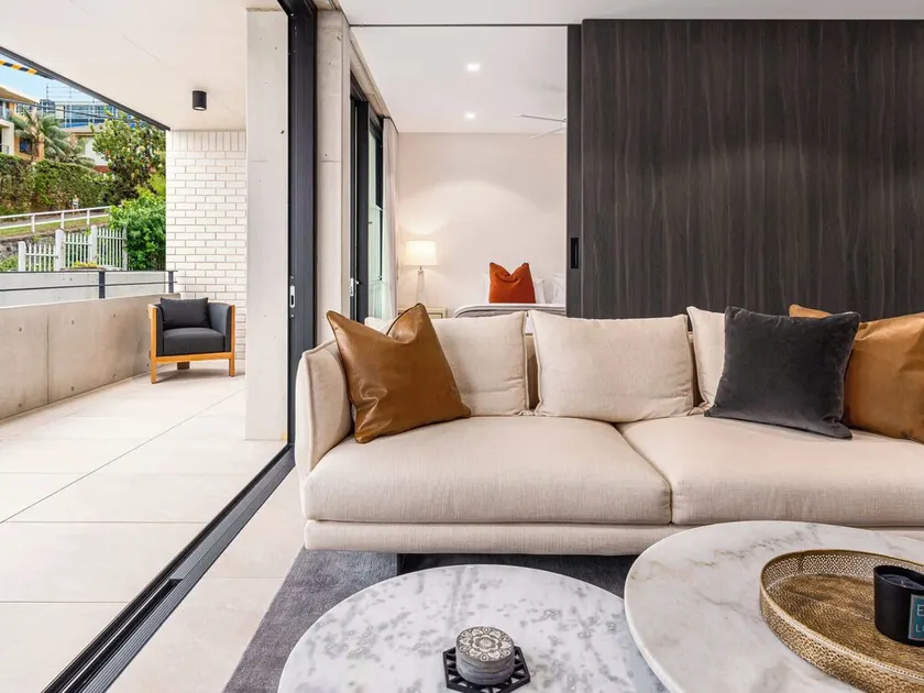 The Arden 3. Coogee New Large Beachside Balc Apt - Image 1