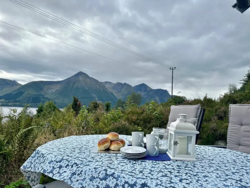 Holiday home with view plot beyond Fjord and mountains. - Image 1