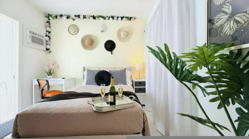 Private Studio Near Hard Rock Peaceful Stay - Image 1