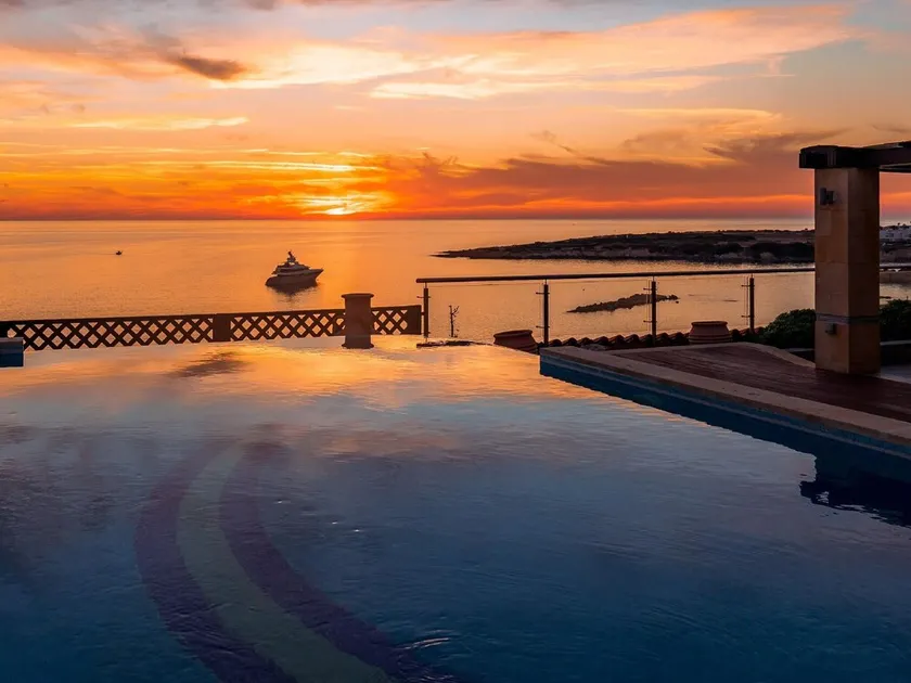 Hotel Coral Beach Resort - Image 1