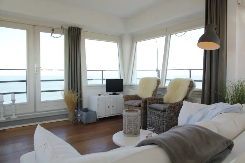 Heritage Holiday Home in Huisduinen near Sea - Image 1