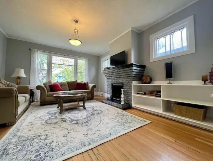 Charming heritage house 2-bedroom home in the heart of downtown. - Image 1