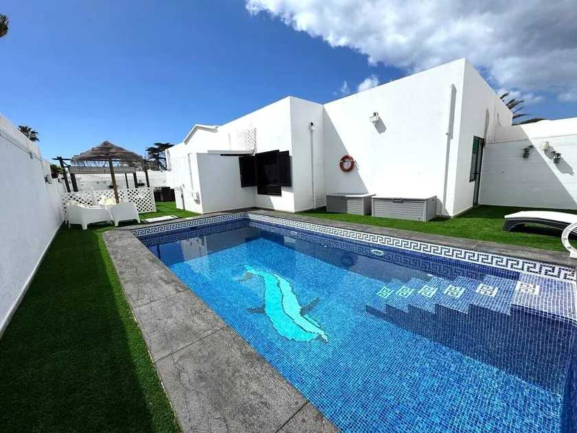 Luksus villa med lukket pool ideel unge familier- - Image 1