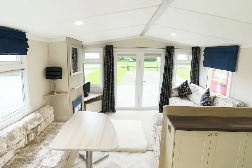 3guests-2bedroom-WiFi-Tv - Image 1