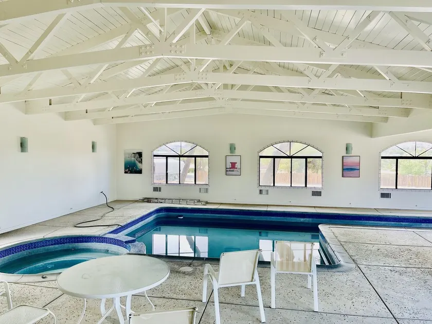 INDOOR SWIMMING POOL AND VERY SPACIOUS AND LUXURY - Image 1