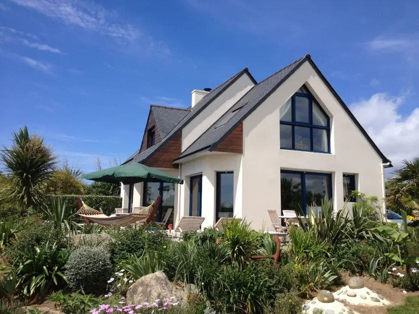 Spacious, comfortable villa with ocean views, in a quiet location between beaches and the countryside - Image 1
