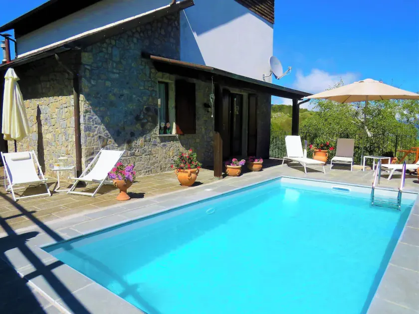 \"Chalet\" i bergsstil, fantastisk udsigt, egen pool, gå  til restauranter, WIFI - Image 1