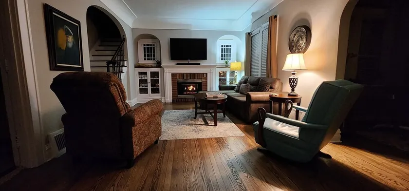 Historical 6 bed home, game room, short walk to beach & harbor lighthouse views. - Image 1
