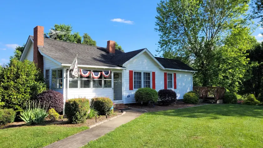 Moo Manor, 10 Mins from downtown Mayberry - Image 1