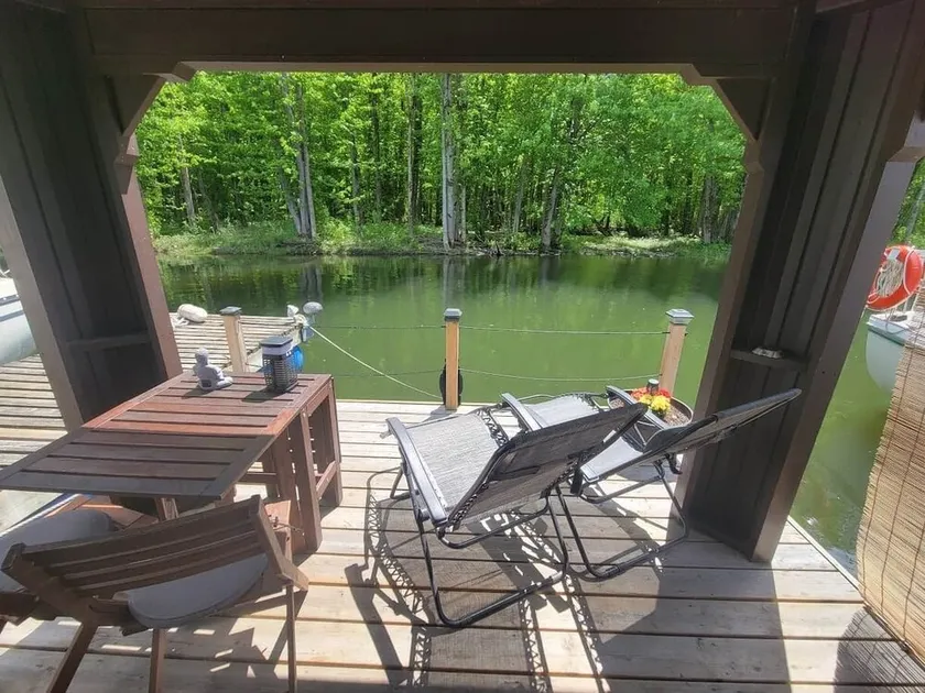 Aloberge 1, 204 Chemin McGee, Lacolle QC - Image 1