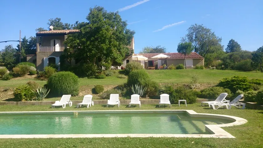 VUE PANORAMIQUE TRES BELLE MAISON PROVENCALE 11 PERS - Image 1