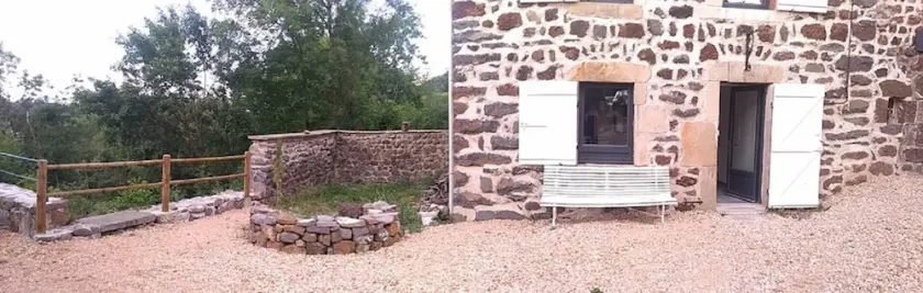 Old farmhouse renovated in a contemporary style - Image 1