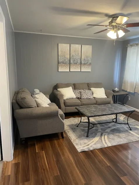 Cozy 3 bedroom house - Image 1
